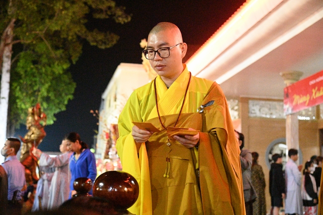 Đêm giao thừa chào đón năm Ất Tỵ 2025