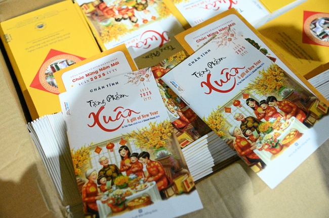 Đêm giao thừa chào đón năm Ất Tỵ 2025