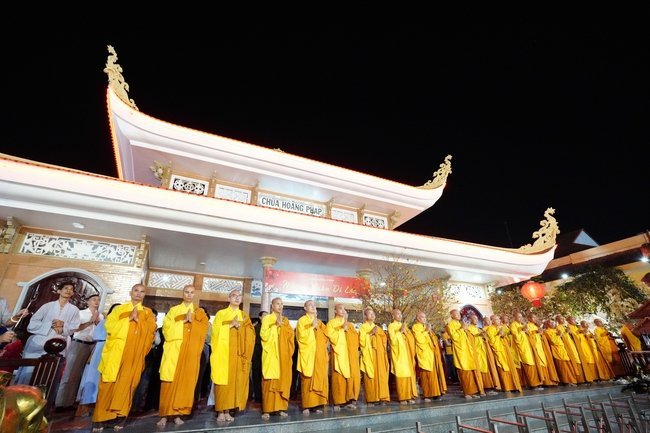 Đêm giao thừa chào đón năm Ất Tỵ 2025