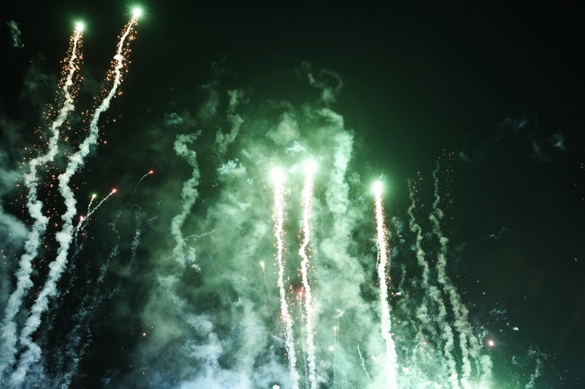 Đêm giao thừa chào đón năm Ất Tỵ 2025