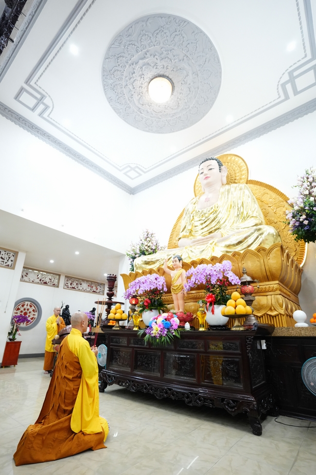 Đêm giao thừa chào đón năm Ất Tỵ 2025