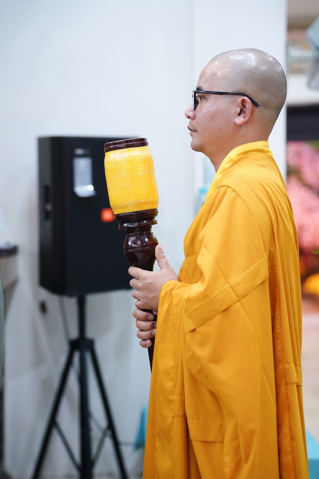 Đêm giao thừa chào đón năm Ất Tỵ 2025