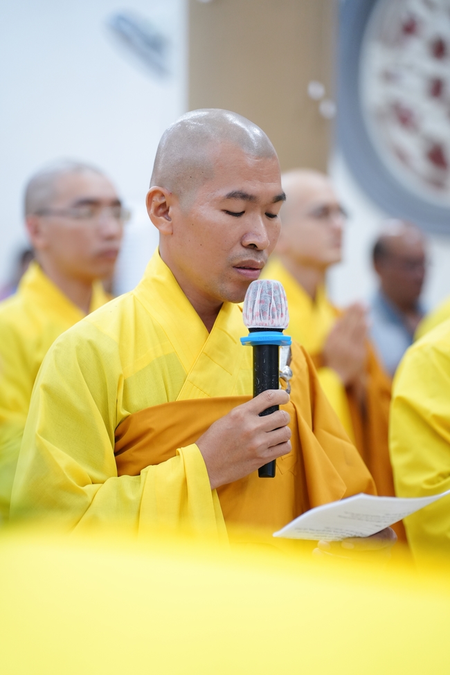 Đêm giao thừa chào đón năm Ất Tỵ 2025