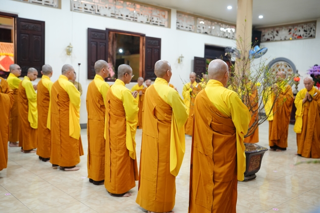 Đêm giao thừa chào đón năm Ất Tỵ 2025