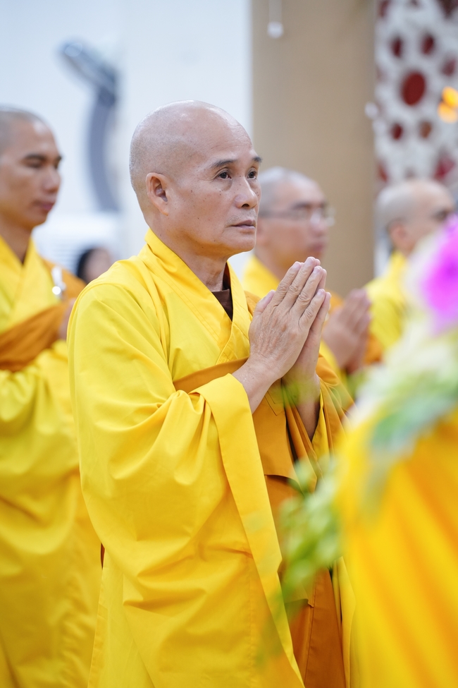 Đêm giao thừa chào đón năm Ất Tỵ 2025