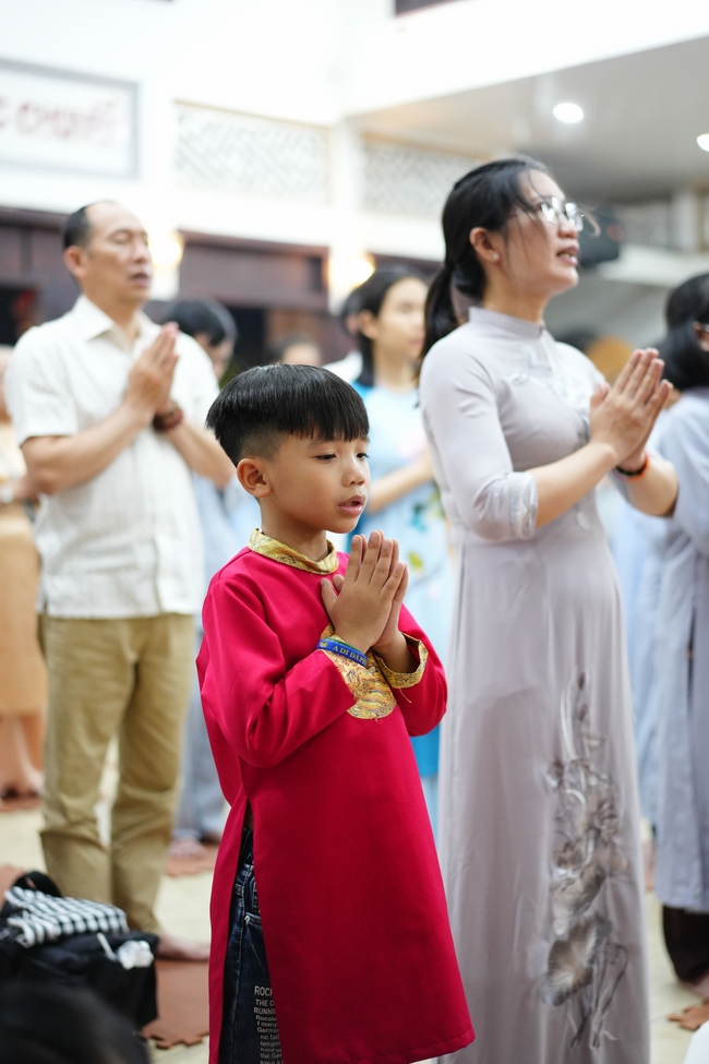 Đêm giao thừa chào đón năm Ất Tỵ 2025