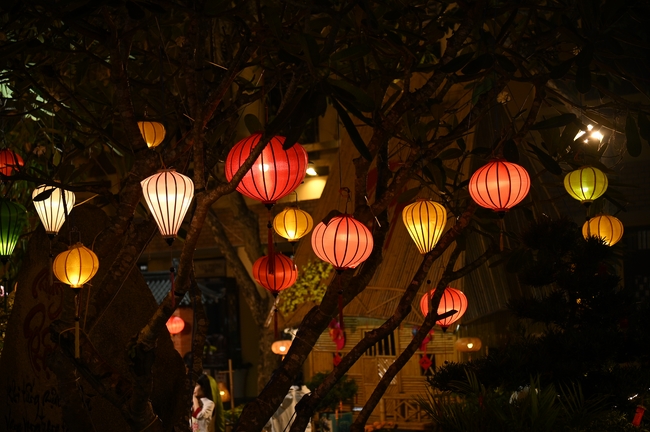 Đêm giao thừa chào đón năm Ất Tỵ 2025