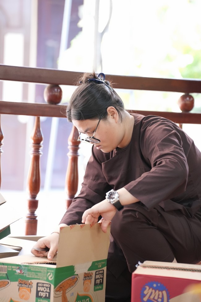 Từ thiện: Tặng quà Trung Thu tại Bệnh Viện Nhi Đồng Thành Phố HCM