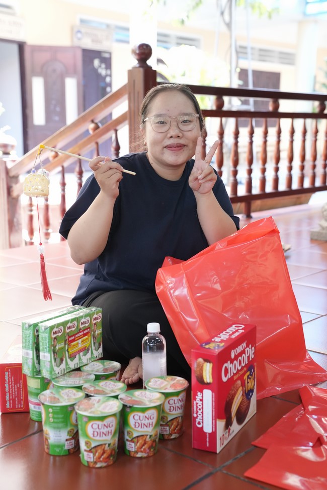 Từ thiện: Tặng quà Trung Thu tại Bệnh Viện Nhi Đồng Thành Phố HCM