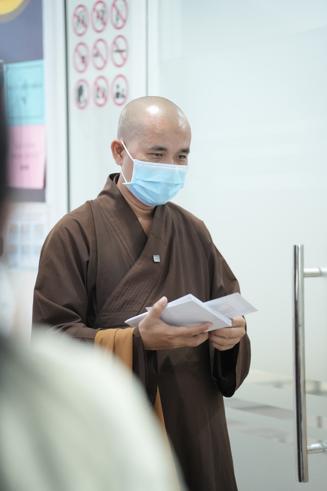 Từ thiện: Tặng quà Trung Thu tại Bệnh Viện Nhi Đồng Thành Phố HCM