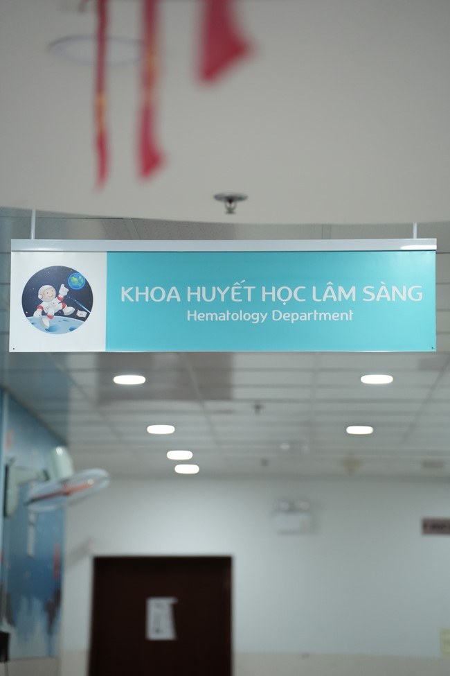 Từ thiện: Tặng quà Trung Thu tại Bệnh Viện Nhi Đồng Thành Phố HCM