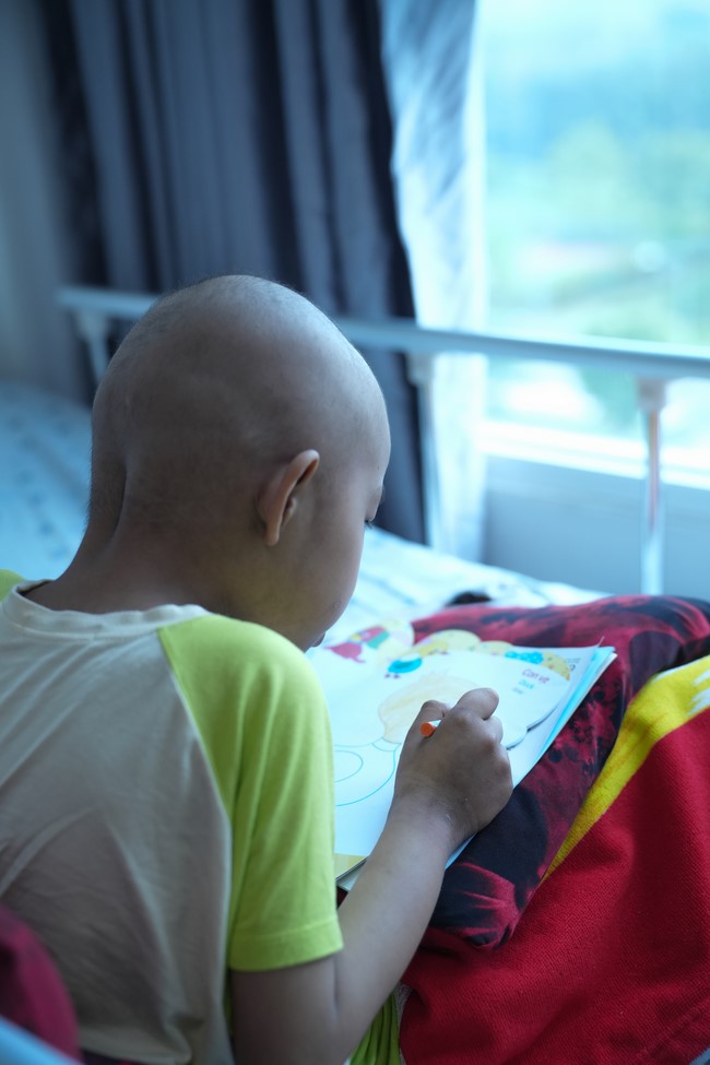 Từ thiện: Tặng quà Trung Thu tại Bệnh Viện Nhi Đồng Thành Phố HCM