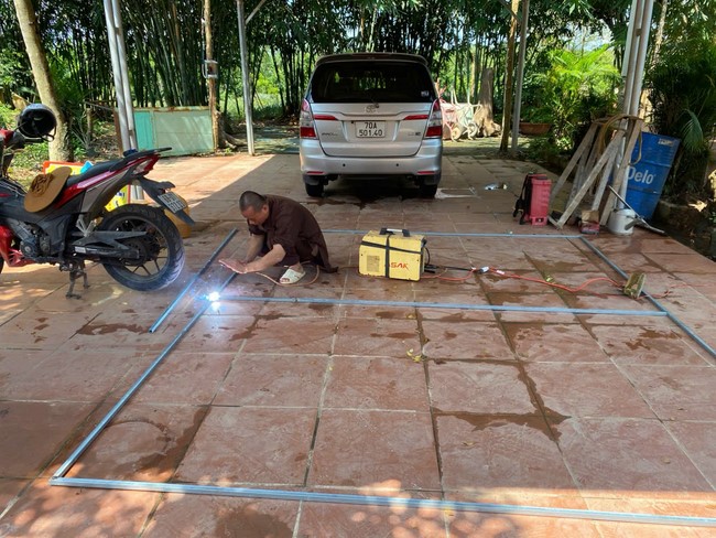 Mid-Autumn Festival night for children at Suoi Phap pagoda