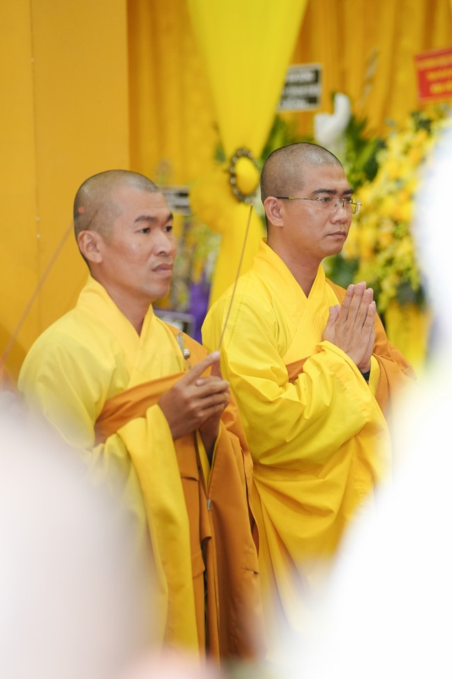 Visiting funeral and paying homage to Late Most Ven Thich Tri Tinh - Vice Dharma Lord