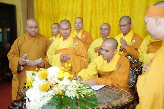 Visiting funeral and paying homage to Late Most Ven Thich Tri Tinh - Vice Dharma Lord