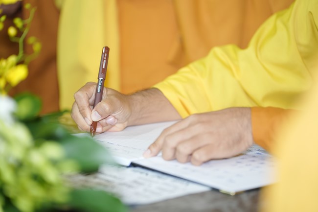 Visiting funeral and paying homage to Late Most Ven Thich Tri Tinh - Vice Dharma Lord