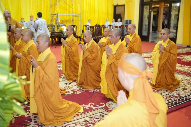 Visiting funeral and paying homage to Late Most Ven Thich Tri Tinh - Vice Dharma Lord