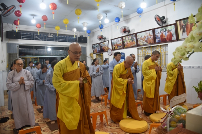 Death Anniversary of late Buddhist Dieu Nguyet at Minh Chat ashram