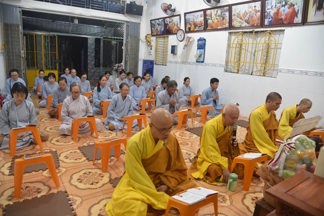 Death Anniversary of late Buddhist Dieu Nguyet at Minh Chat ashram