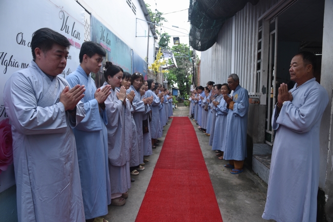 Death Anniversary of late Buddhist Dieu Nguyet at Minh Chat ashram