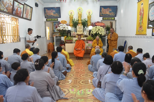 Death Anniversary of late Buddhist Dieu Nguyet at Minh Chat ashram