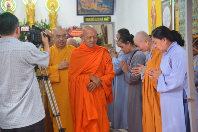 Death Anniversary of late Buddhist Dieu Nguyet at Minh Chat ashram