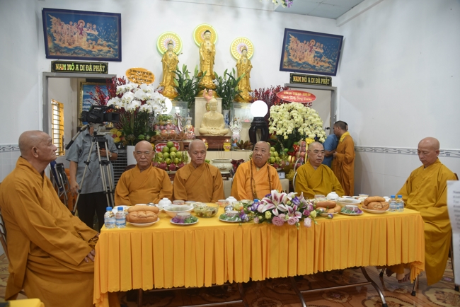 Death Anniversary of late Buddhist Dieu Nguyet at Minh Chat ashram