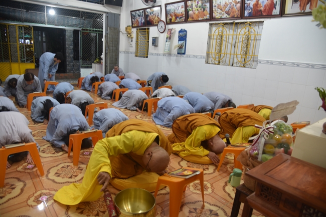 Death Anniversary of late Buddhist Dieu Nguyet at Minh Chat ashram