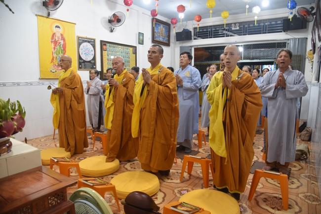 Death Anniversary of late Buddhist Dieu Nguyet at Minh Chat ashram