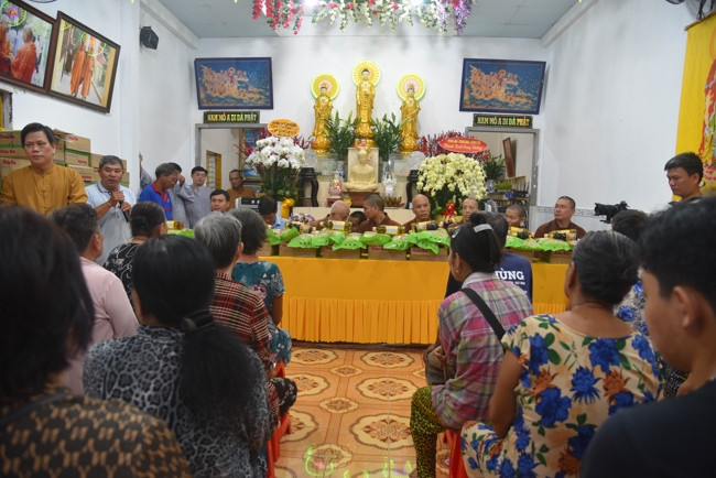 Death Anniversary of late Buddhist Dieu Nguyet at Minh Chat ashram