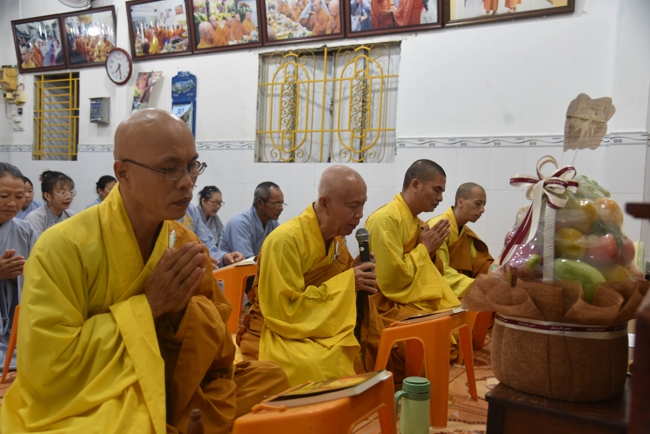 Death Anniversary of late Buddhist Dieu Nguyet at Minh Chat ashram