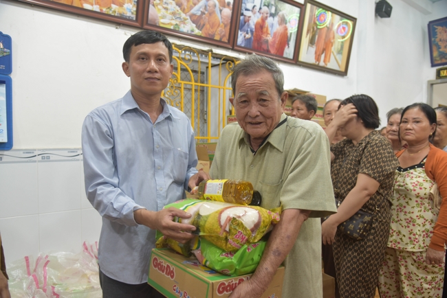 Death Anniversary of late Buddhist Dieu Nguyet at Minh Chat ashram