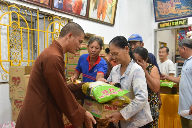 Death Anniversary of late Buddhist Dieu Nguyet at Minh Chat ashram