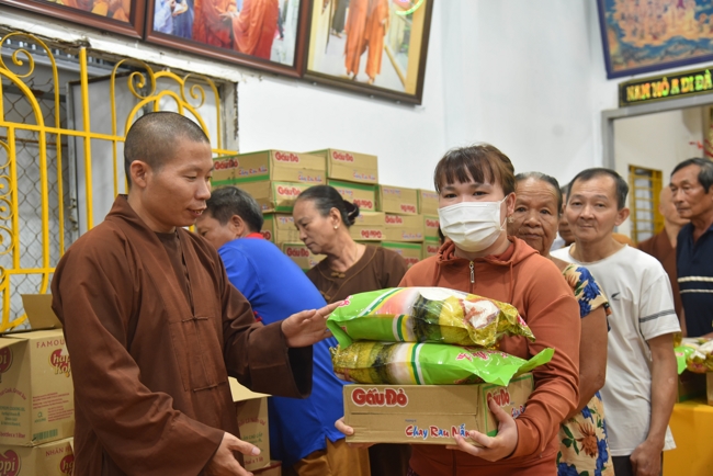 Death Anniversary of late Buddhist Dieu Nguyet at Minh Chat ashram