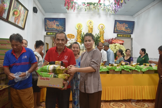 Death Anniversary of late Buddhist Dieu Nguyet at Minh Chat ashram