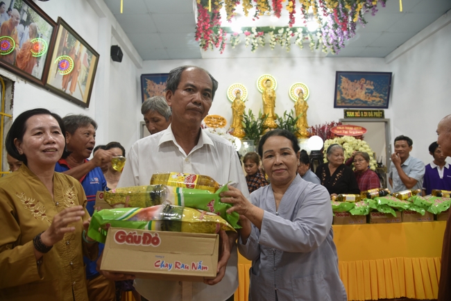 Death Anniversary of late Buddhist Dieu Nguyet at Minh Chat ashram