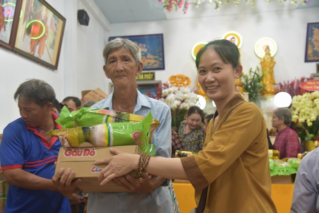 Death Anniversary of late Buddhist Dieu Nguyet at Minh Chat ashram