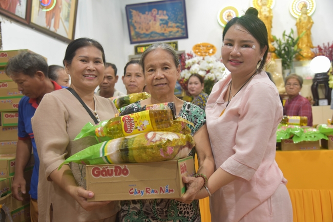 Death Anniversary of late Buddhist Dieu Nguyet at Minh Chat ashram