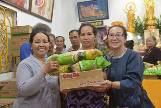 Death Anniversary of late Buddhist Dieu Nguyet at Minh Chat ashram