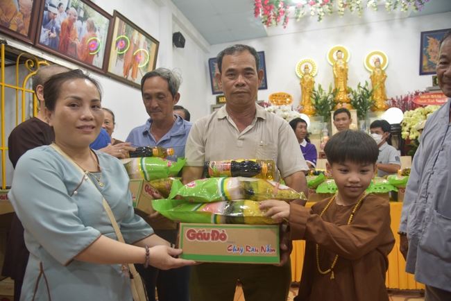 Death Anniversary of late Buddhist Dieu Nguyet at Minh Chat ashram