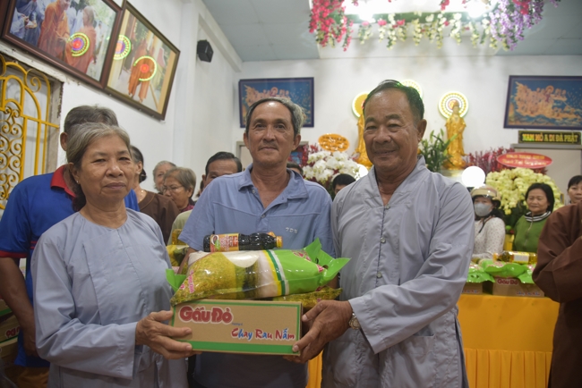 Death Anniversary of late Buddhist Dieu Nguyet at Minh Chat ashram