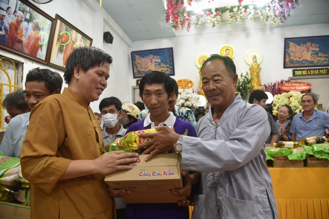 Death Anniversary of late Buddhist Dieu Nguyet at Minh Chat ashram