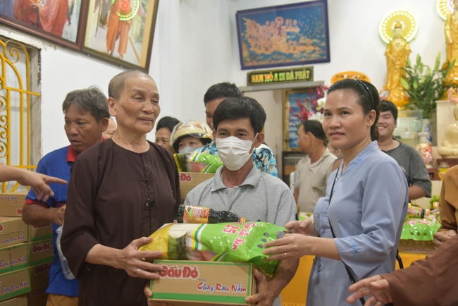 Death Anniversary of late Buddhist Dieu Nguyet at Minh Chat ashram