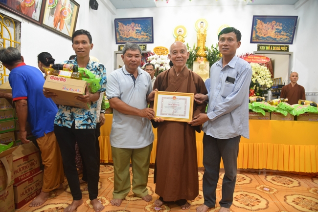 Death Anniversary of late Buddhist Dieu Nguyet at Minh Chat ashram