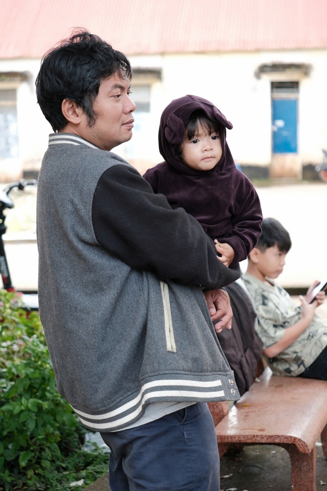 Giving Mid-autumn gifts in Tà Đùng – Lâm Đồng in the pagoda charity activities