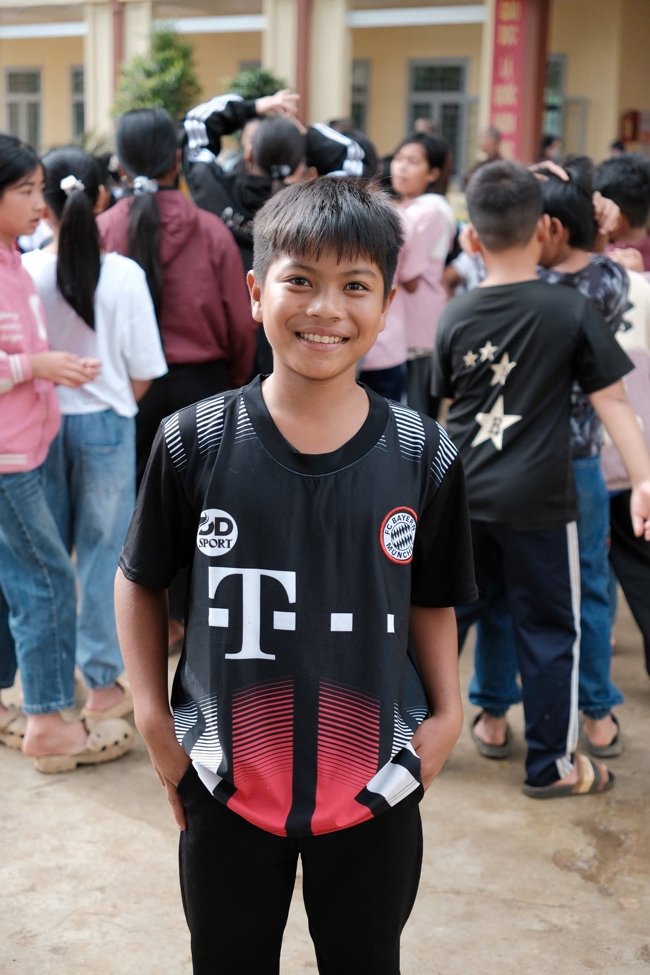 Giving Mid-autumn gifts in Tà Đùng – Lâm Đồng in the pagoda charity activities