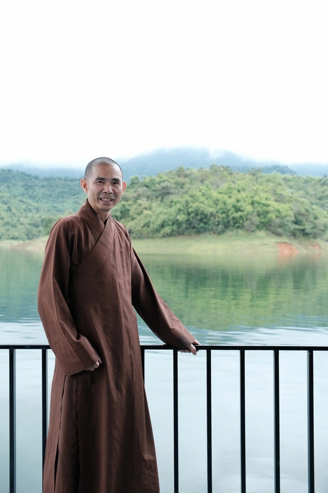 Giving Mid-autumn gifts in Tà Đùng – Lâm Đồng in the pagoda charity activities