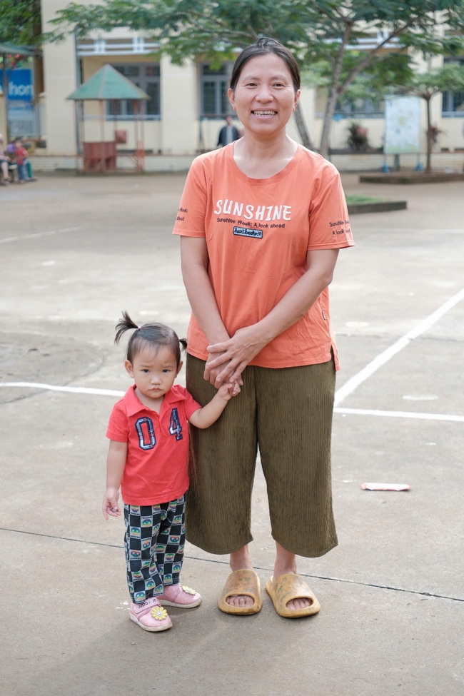 Giving Mid-autumn gifts in Tà Đùng – Lâm Đồng in the pagoda charity activities
