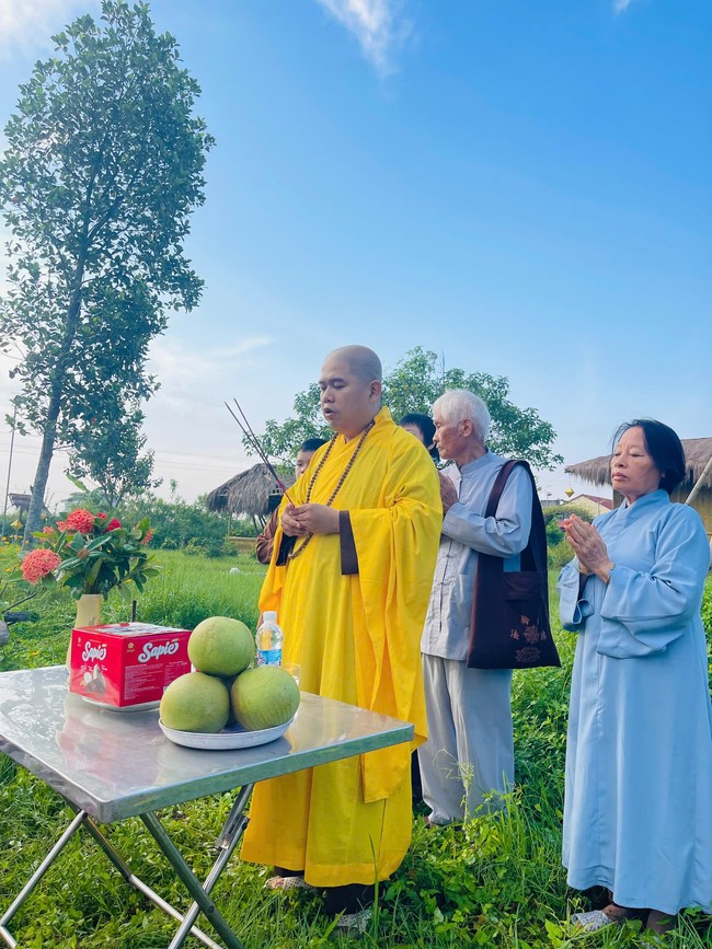 One - Day Practice at Dong Cao pagoda, Thanh Hoa