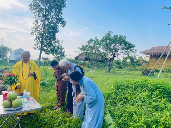 One - Day Practice at Dong Cao pagoda, Thanh Hoa